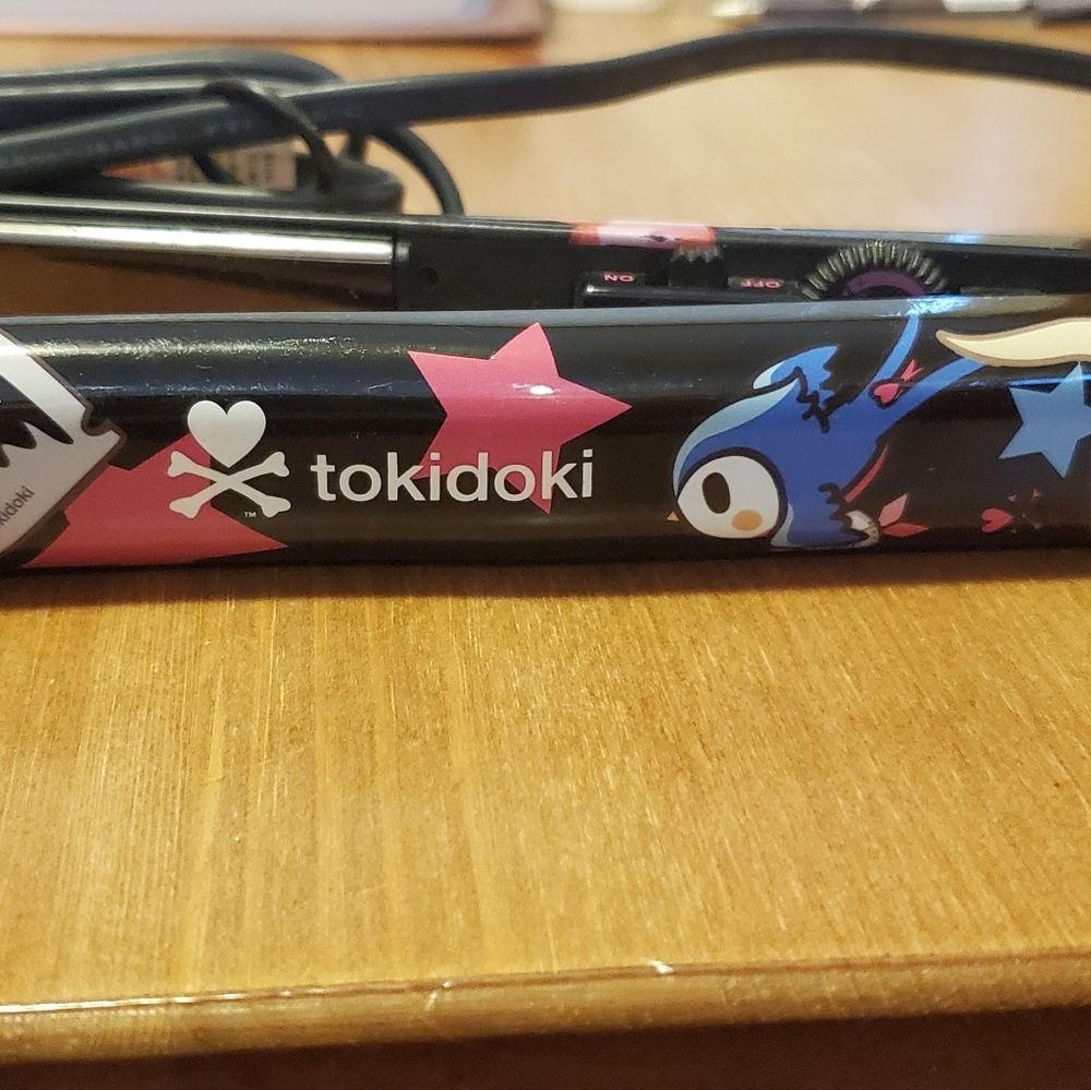 Tokidoki Lametta Flat Iron